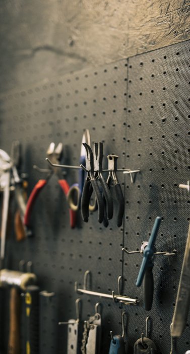tools-repairing-shop